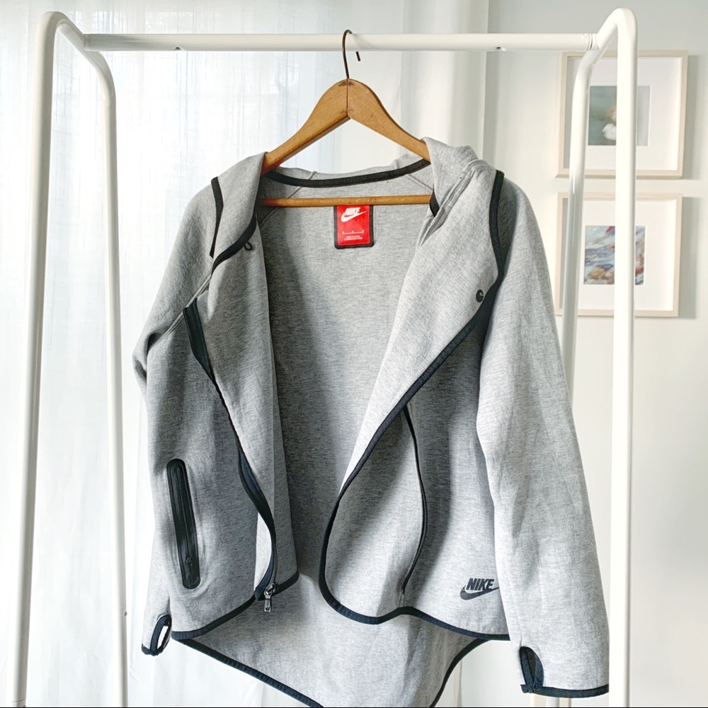 NIKE Sportswear Tech Fleece Cape / Jacket